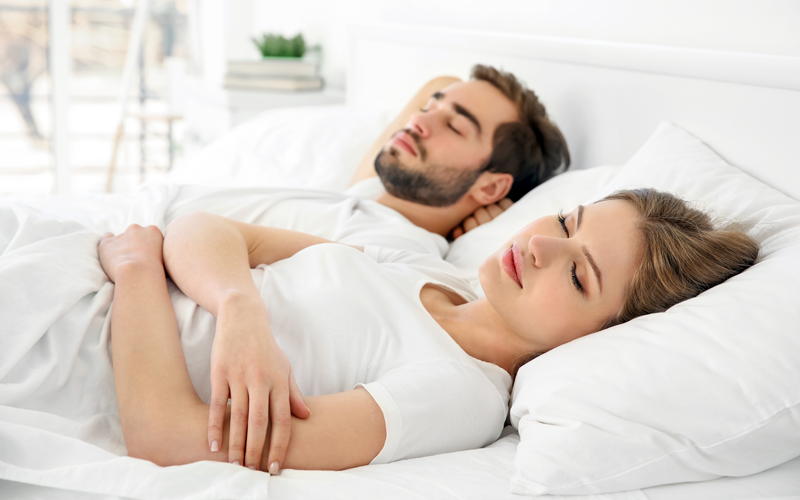 At Sove Separat Kan Forbedre Søvnkvaliteten — Ny Videnskabelig Forskning Fremhæver Fordele ved Separate Senge